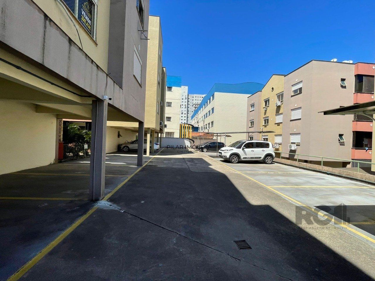 Apartamento 2 dormitórios, 1 box, Bairro Monte Carlo