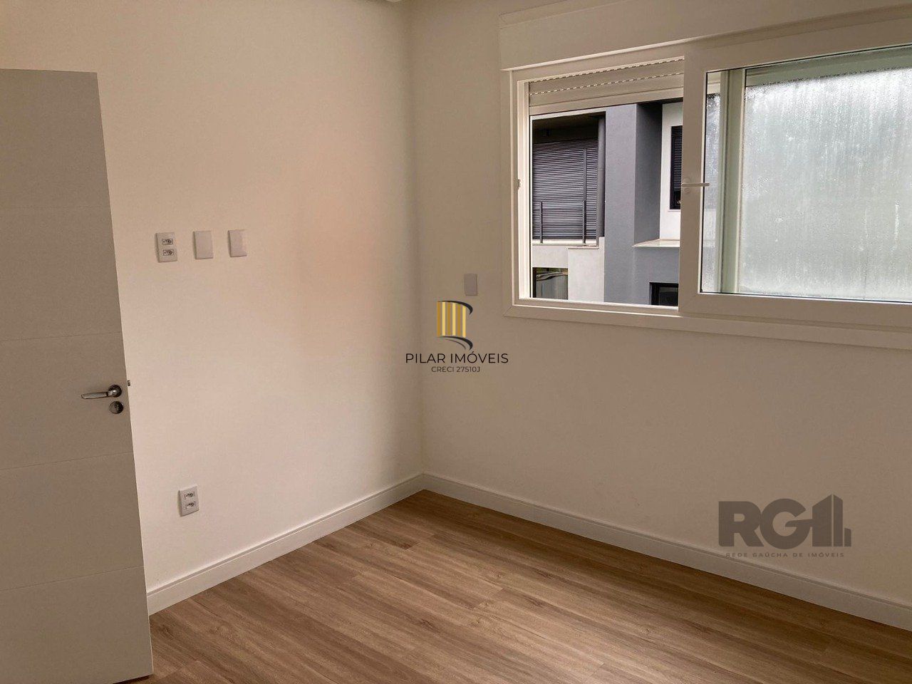 Casa 2 dormitórios, 1 suíte, 4 vagas, Bairro Central Park