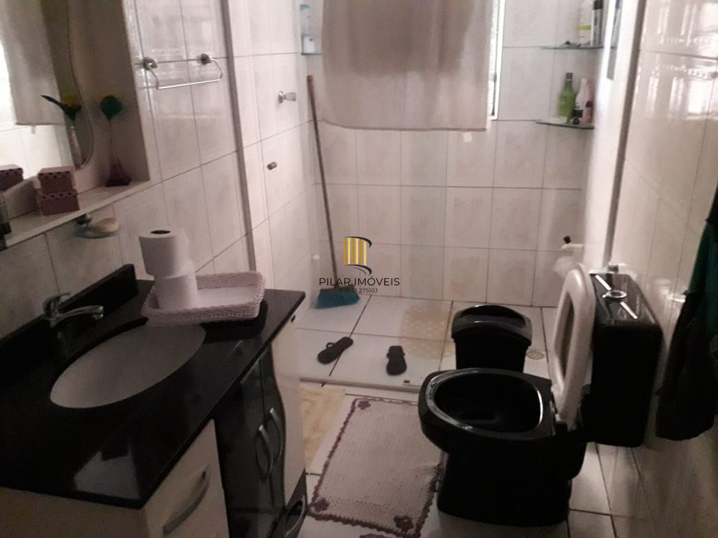 Casa de esquina 3 dormitórios, vaga de garagem, Bairro Monte Claro