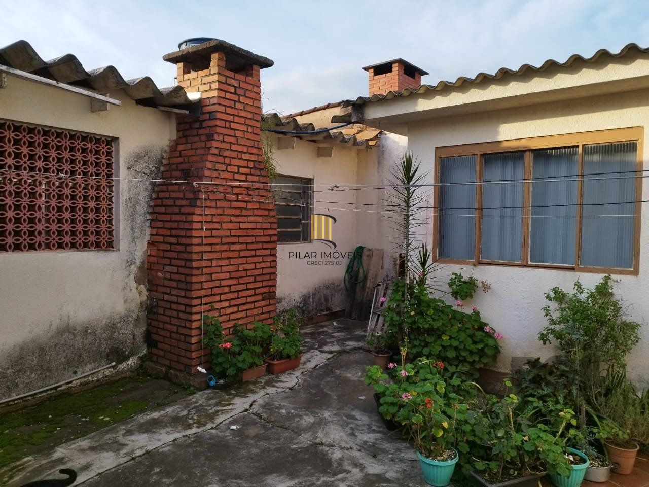 Casa 2 dormitórios, 2 vagas, Bairro Parque dos Maias