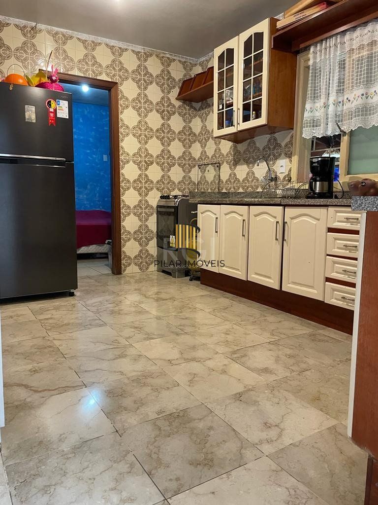 Casa semi mobiliada, 3 dorms, 3 vagas de garagem, Bairro Ponta Porã
