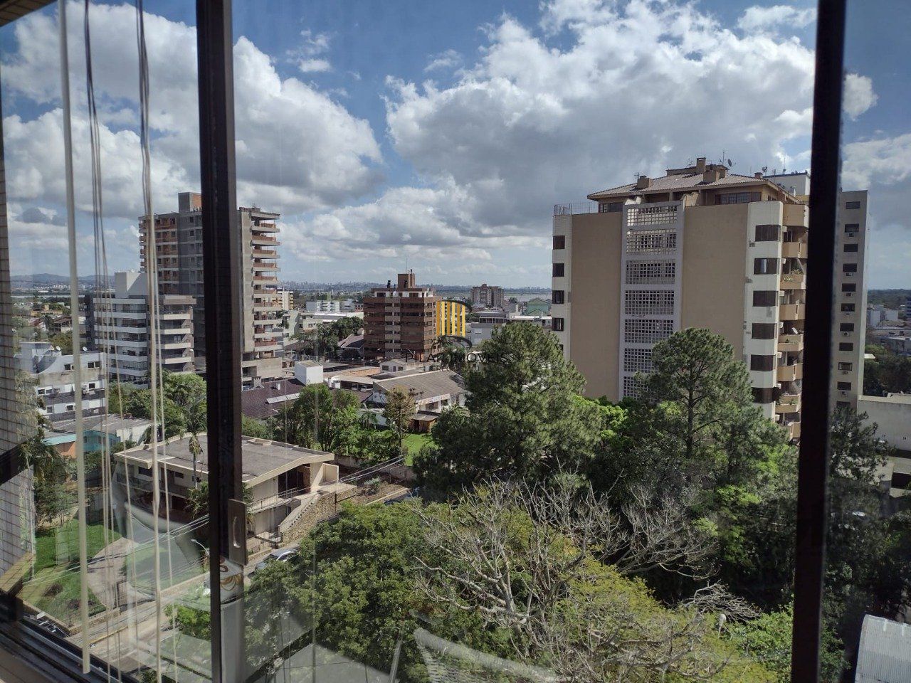 Apartamento mobiliado, 3 dormitórios, 2 suítes, 2 vagas, Bairro Vila Eunice