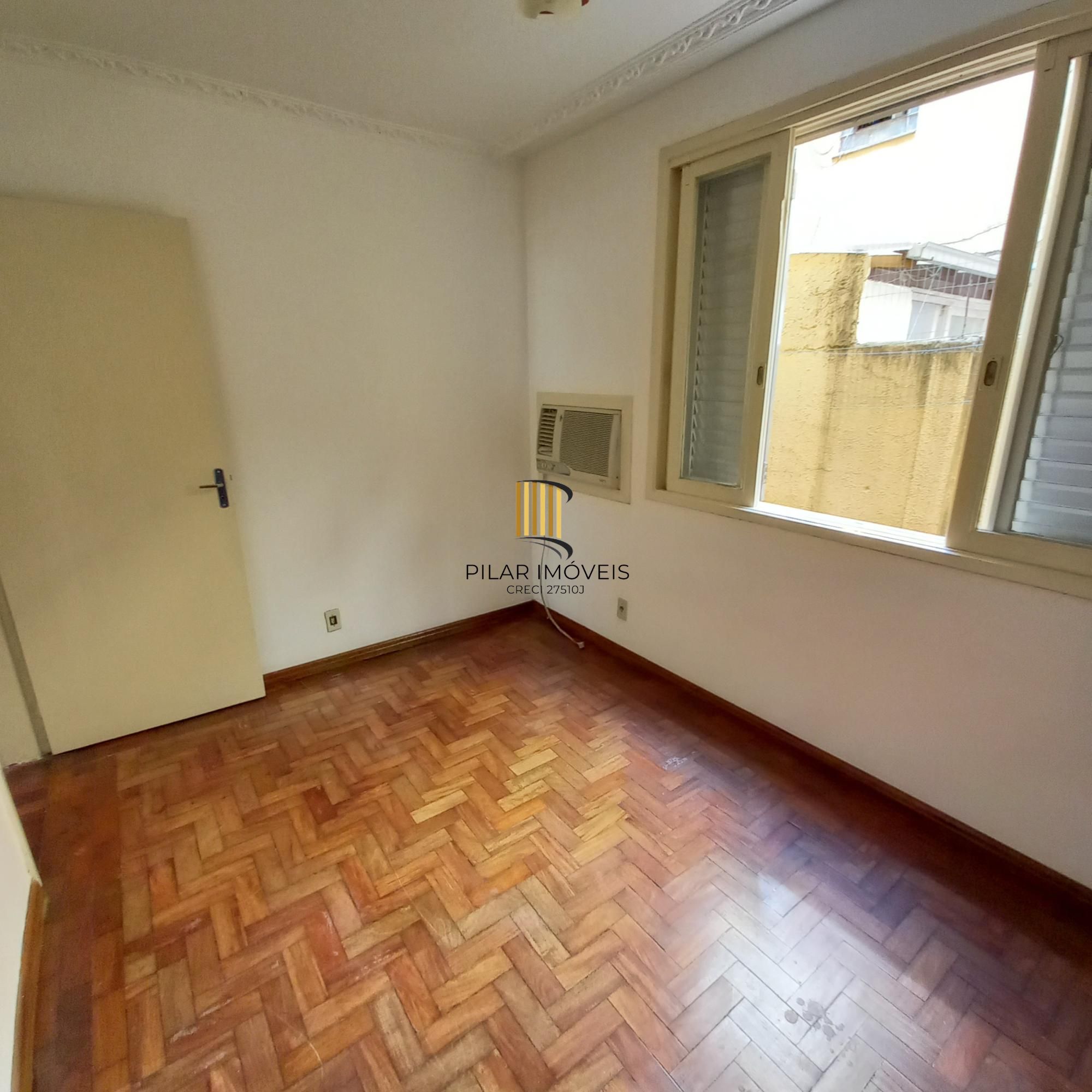 APTO TÉRREO COM PATIO PRIVATIVO 03 QUARTOS