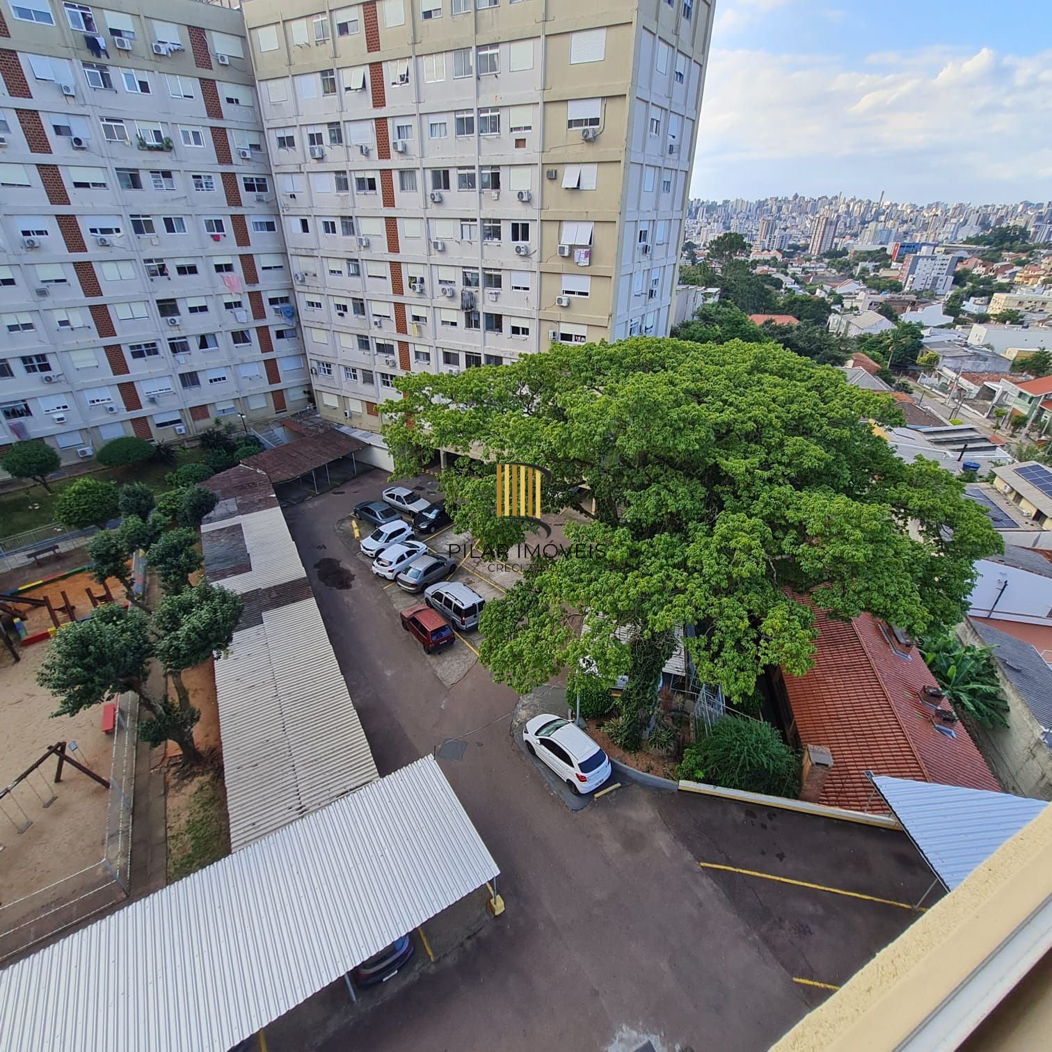 APTO DESOCUPADO IMEDIAÇÕES IGREJA SANTO ANTONIO