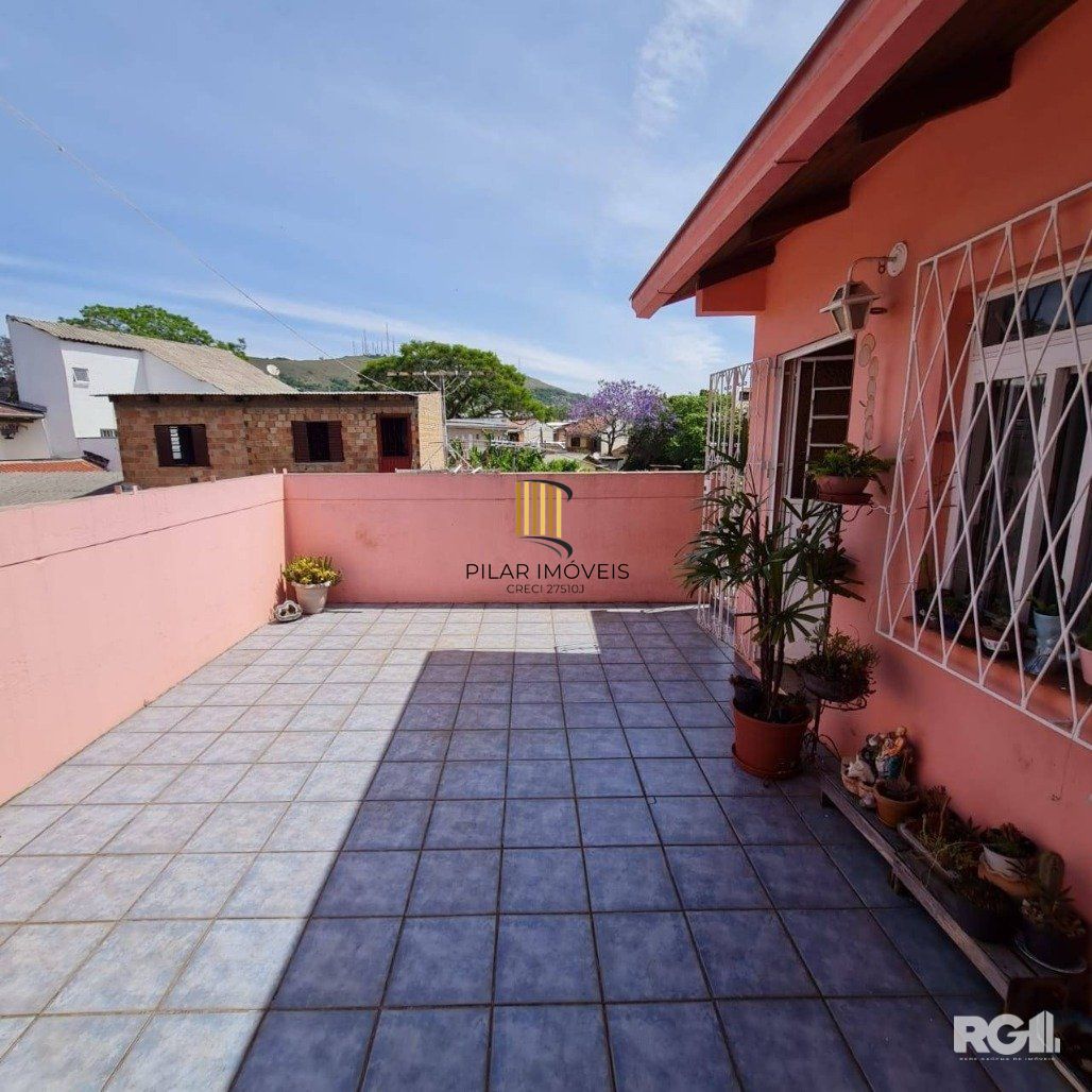 Casa 4 dormitórios no bairro Vila João Pessoa
