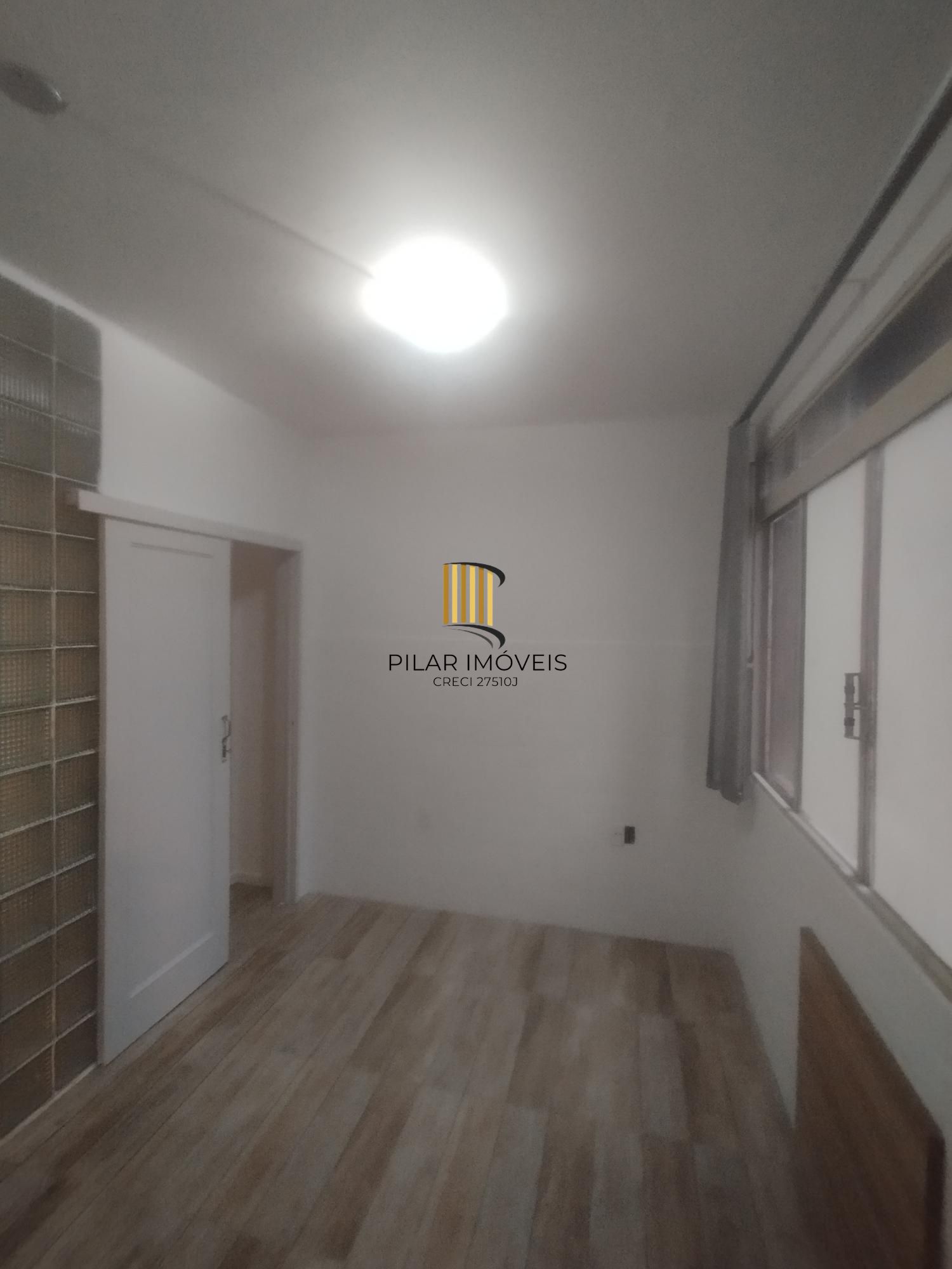 Sala Comercial 1 dormitório no bairro Centro Histórico