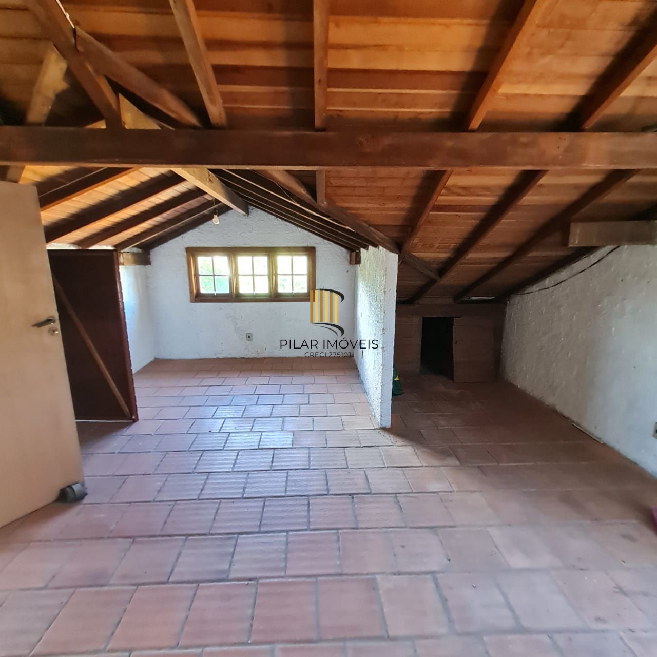 Casa 4 dormitórios no bairro Medianeira