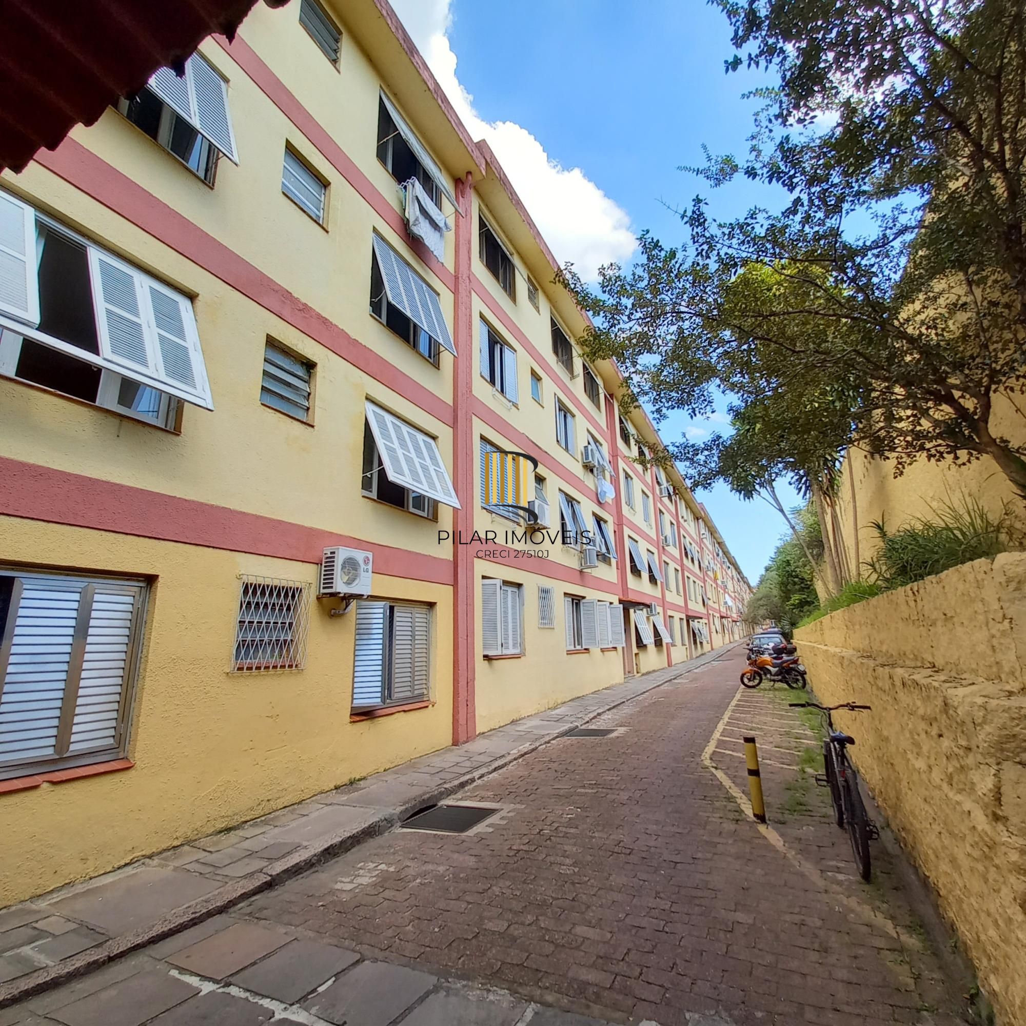 APTO TÉRREO COM PATIO PRIVATIVO 03 QUARTOS