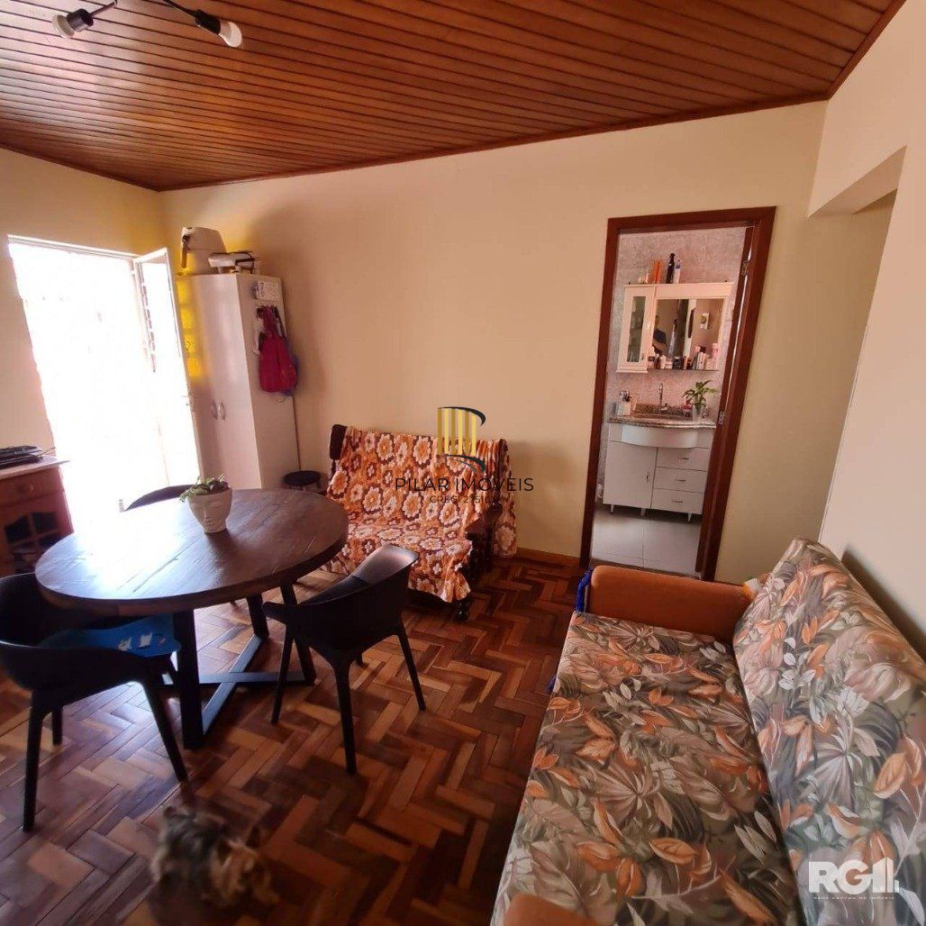 Casa 4 dormitórios no bairro Vila João Pessoa