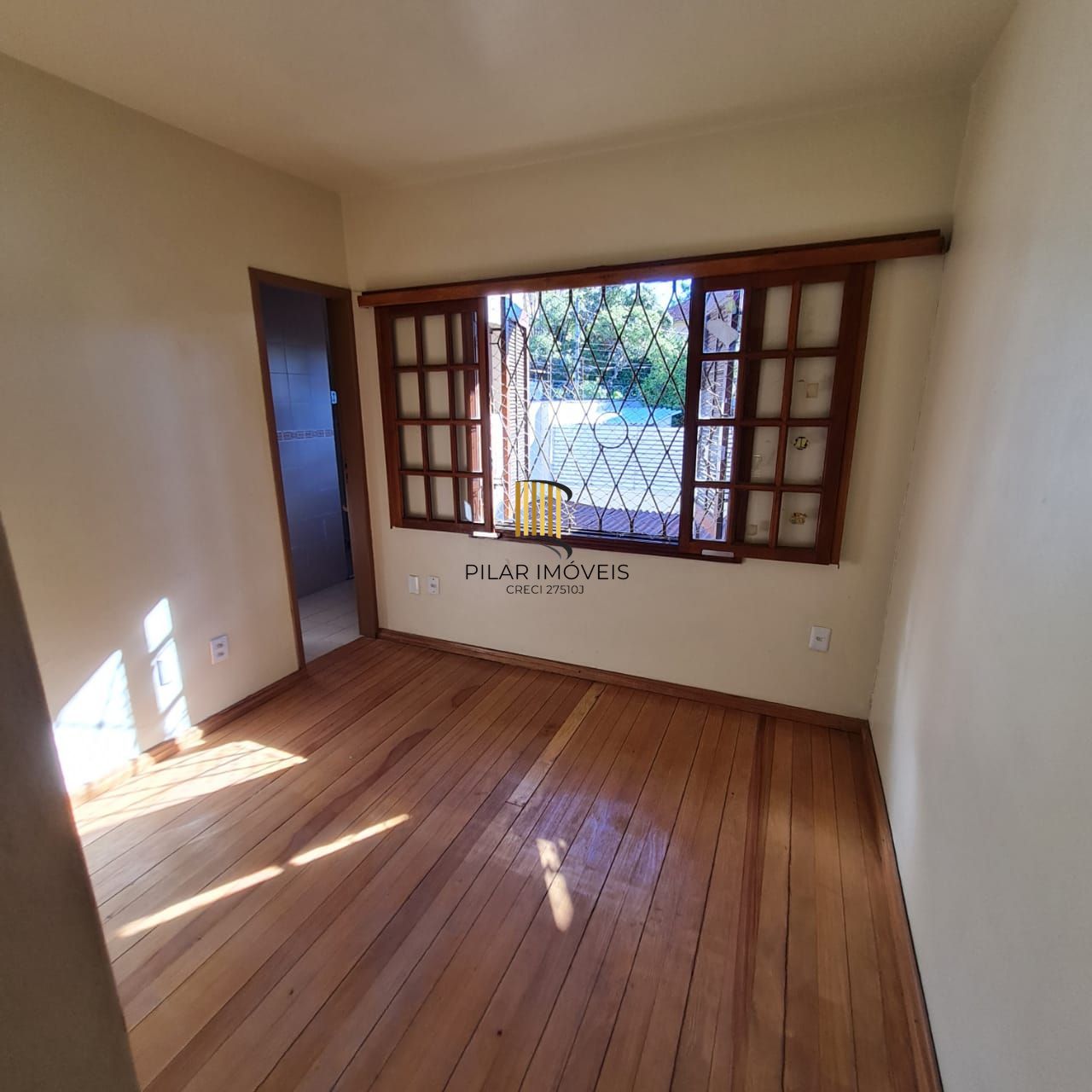 Casa 4 dormitórios no bairro Medianeira