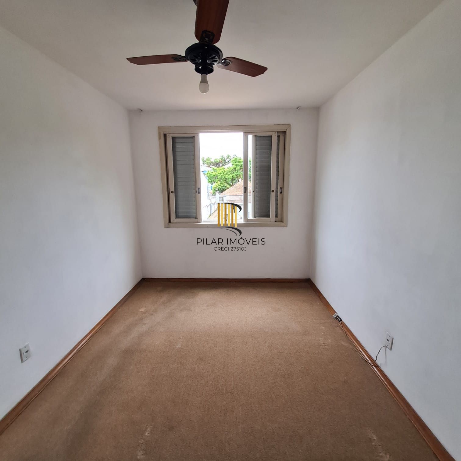 APTO 2 DORMITÓRIOS COM DEPENDÊNCIA EMPREGADA