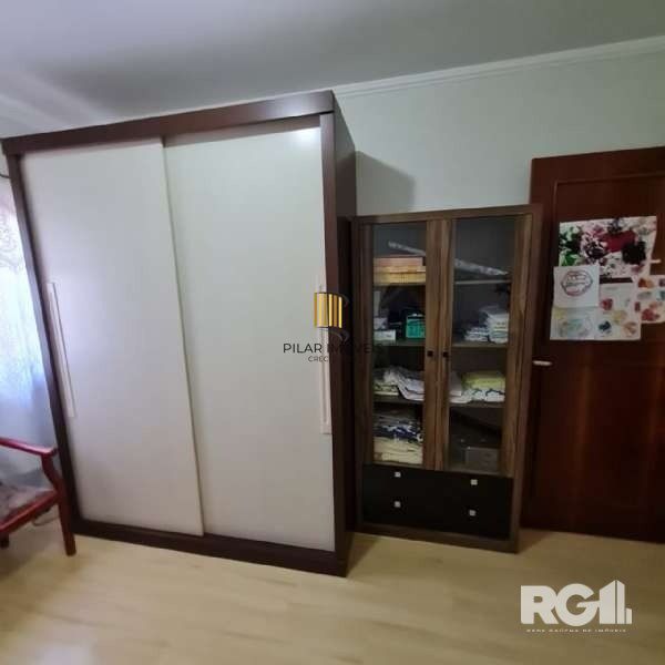 Casa 4 dormitórios no bairro Partenon