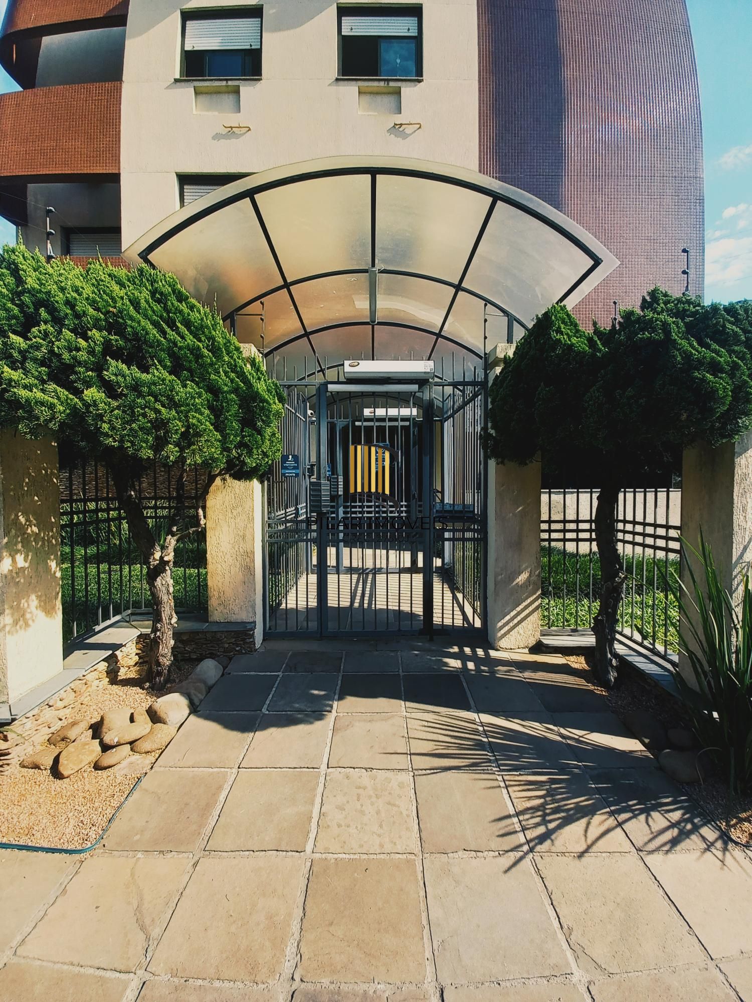 APARTAMENTO BAIRRO SANTANA COM 2 QUARTOS 2 GARAGENS