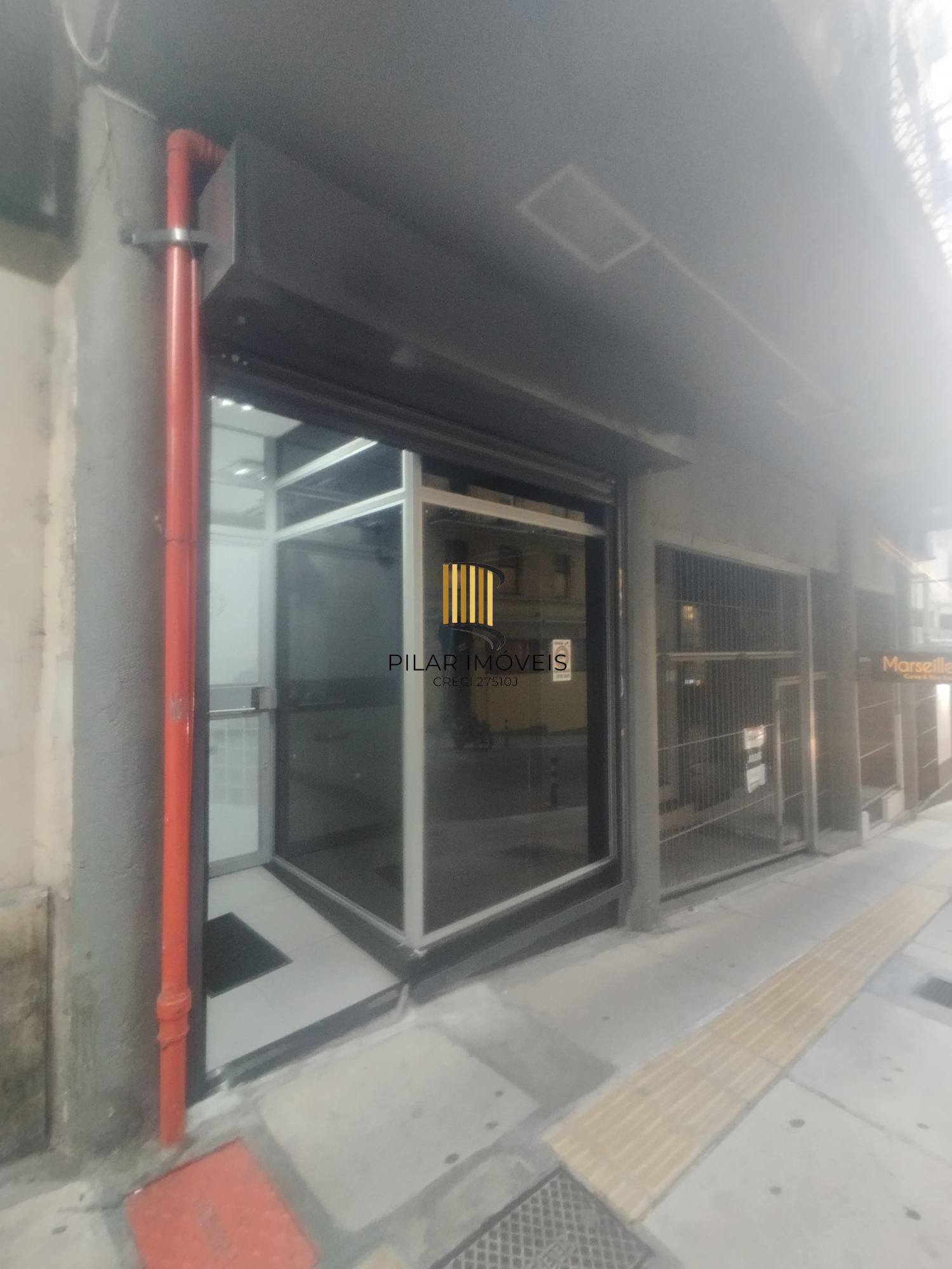 Sala Comercial 1 dormitório no bairro Centro Histórico