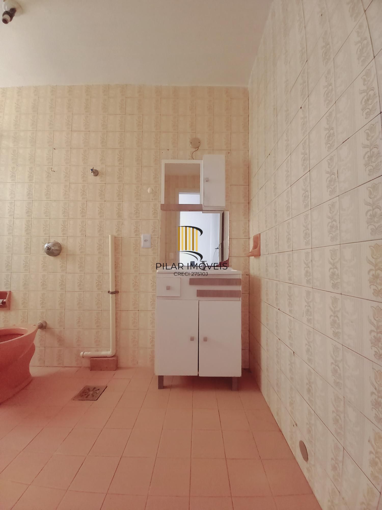 AMPLO JK TÉRREO - DESOCUPADO