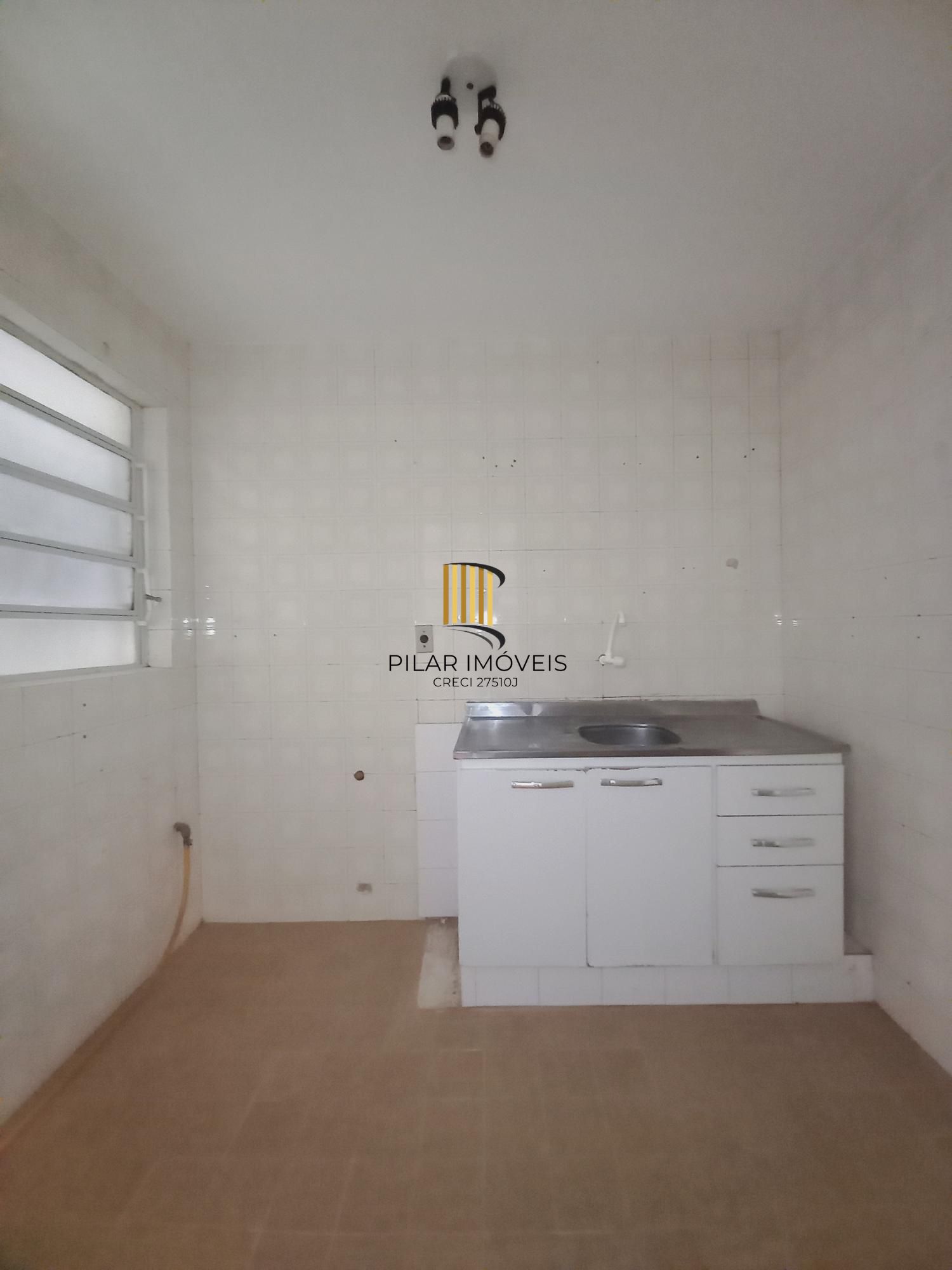 AMPLO JK TÉRREO - DESOCUPADO