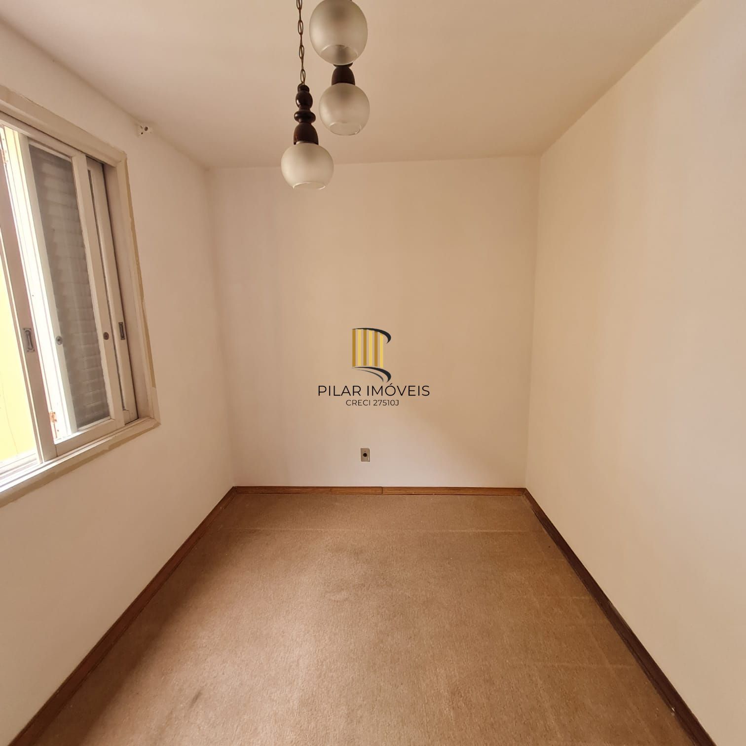 APTO 2 DORMITÓRIOS COM DEPENDÊNCIA EMPREGADA