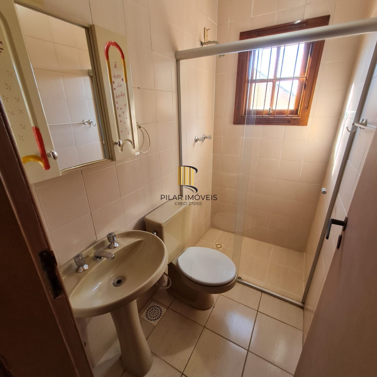Casa 4 dormitórios no bairro Medianeira