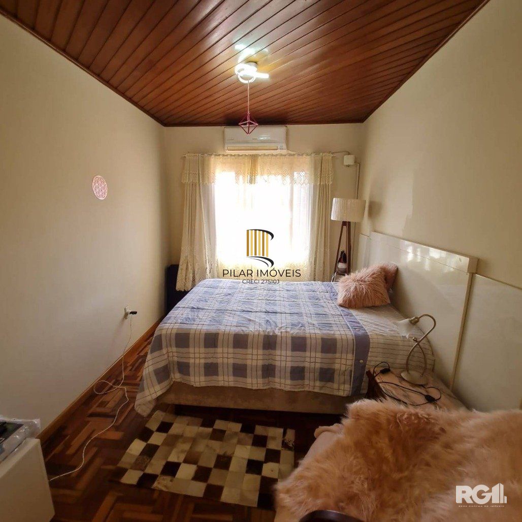 Casa 4 dormitórios no bairro Vila João Pessoa