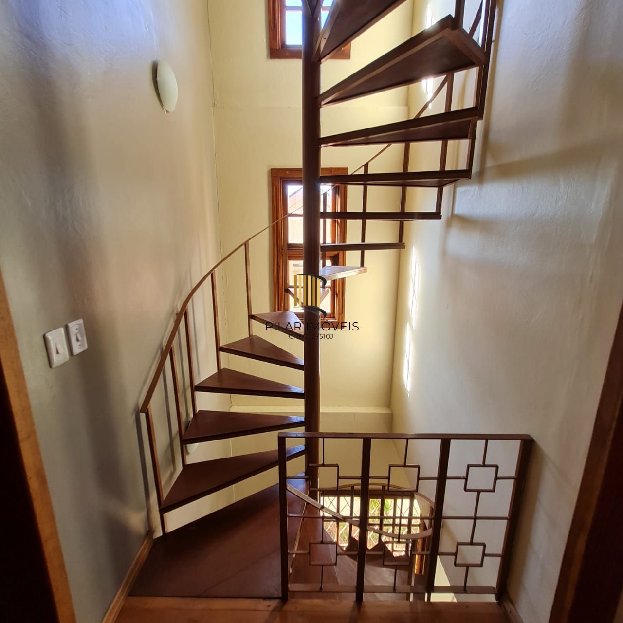 Casa 4 dormitórios no bairro Medianeira