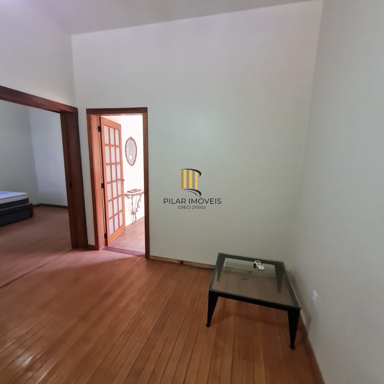 Casa 4 dormitórios no bairro Medianeira