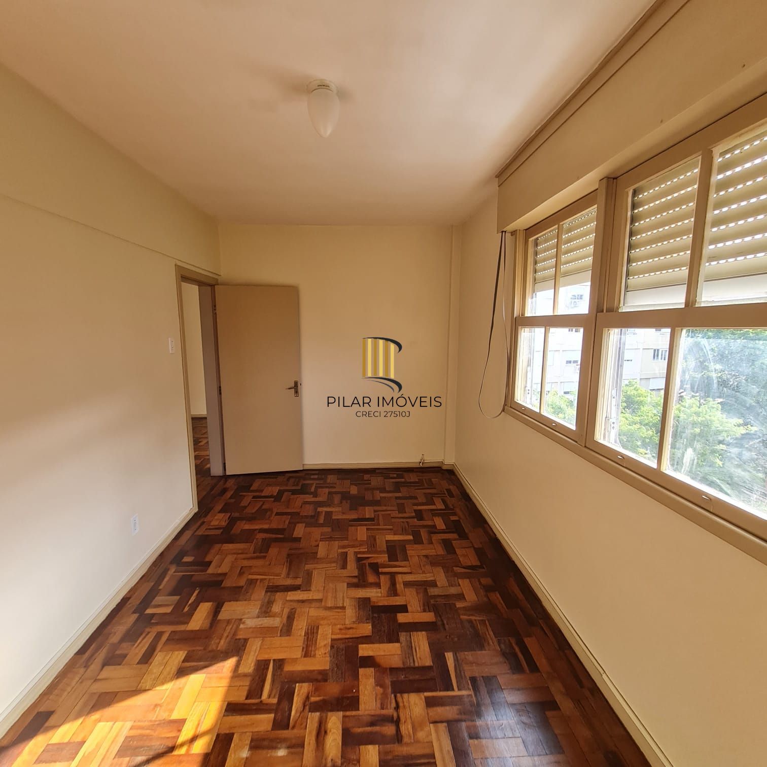 APTO DESOCUPADO IMEDIAÇÕES IGREJA SANTO ANTONIO