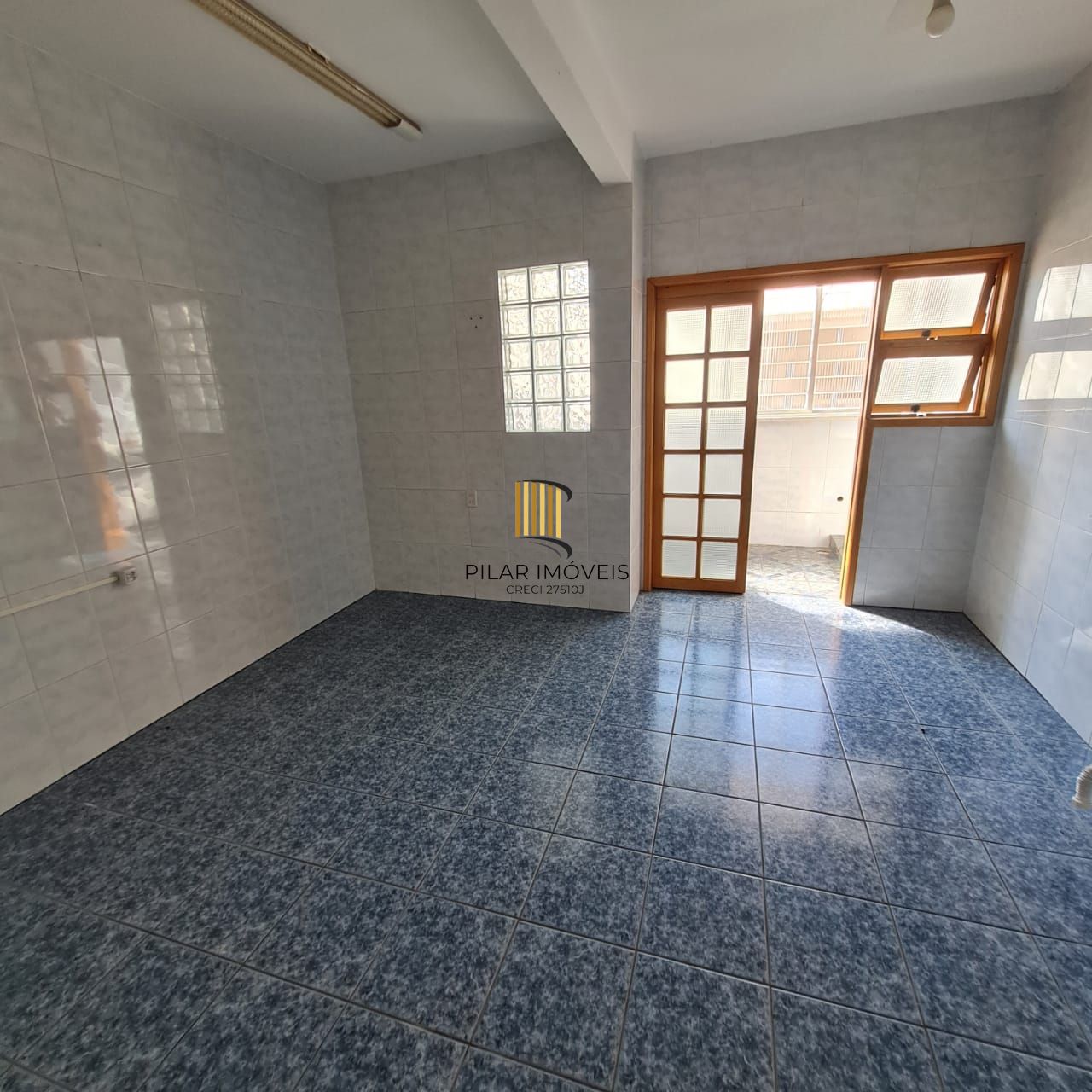 APARTAMENTO 03 DORMITÓRIOS DE FRENTE BAIRRO PETROPOLIS