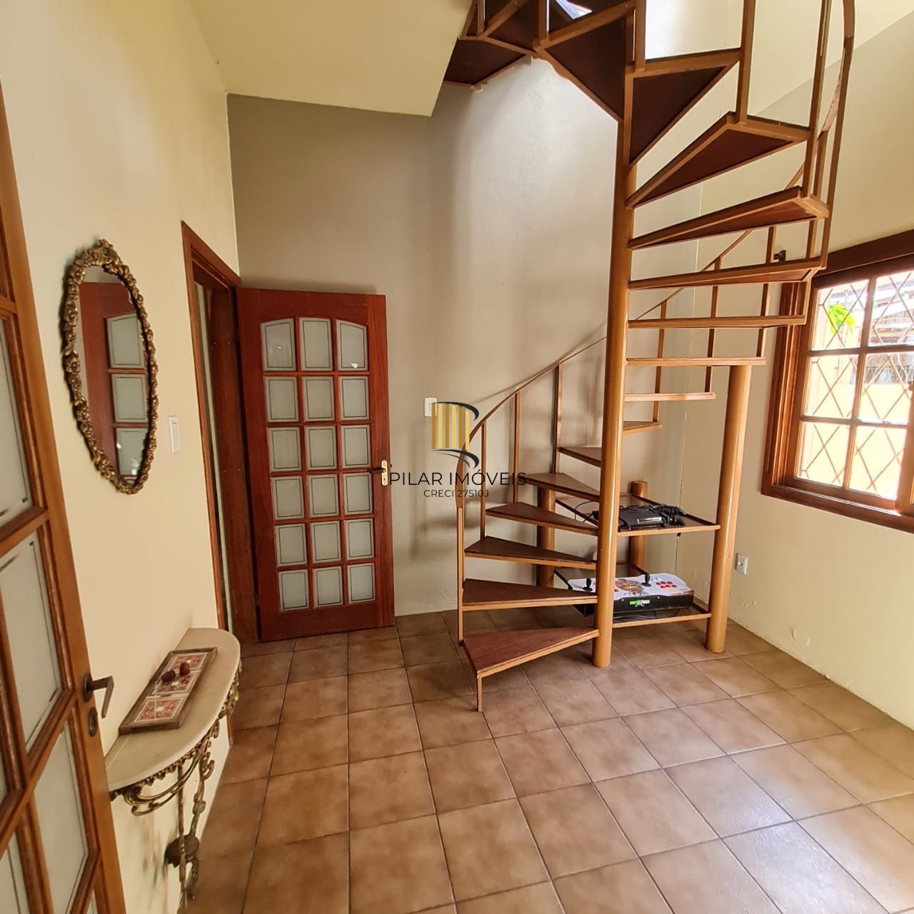Casa 4 dormitórios no bairro Medianeira