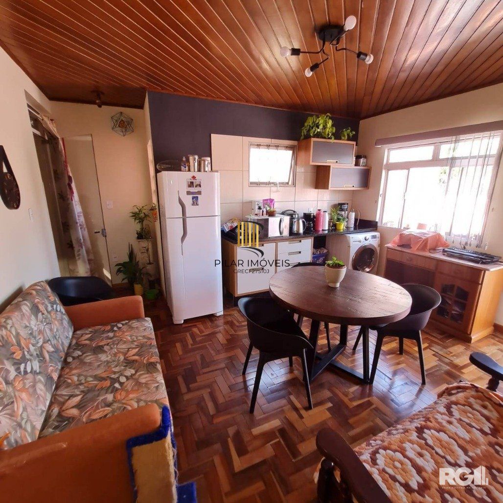 Casa 4 dormitórios no bairro Vila João Pessoa