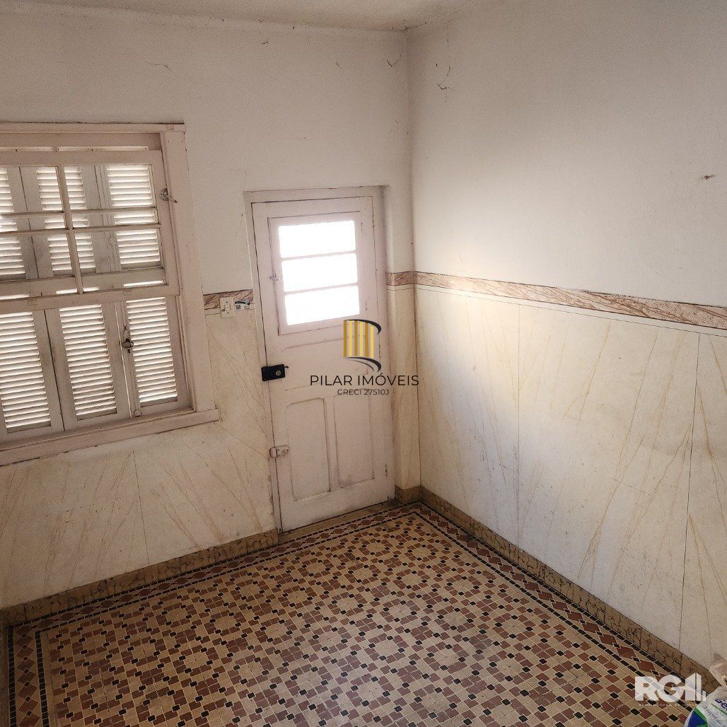 Casa 3 dormitórios no bairro Partenon
