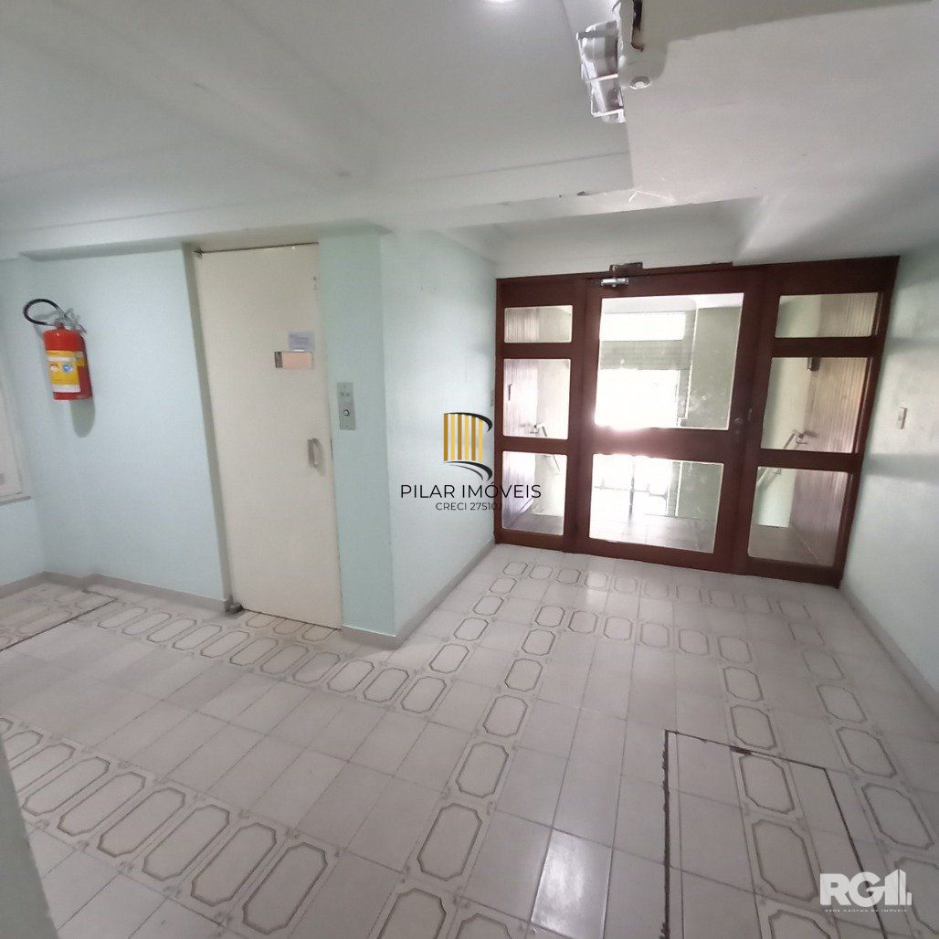 APTO 02 QUARTOS NA RUA BARÃO DO AMAZONAS