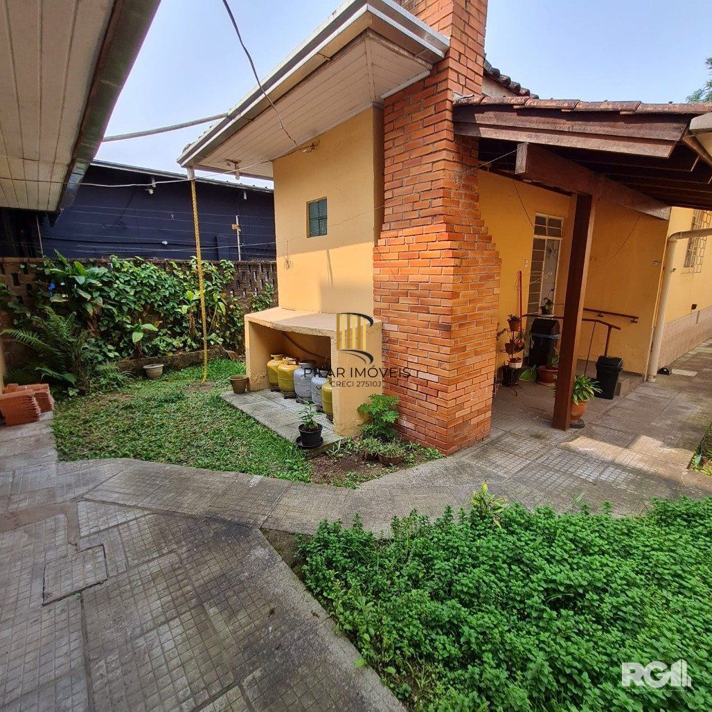 Casa 2 dormitórios no bairro Jardim  Botânico