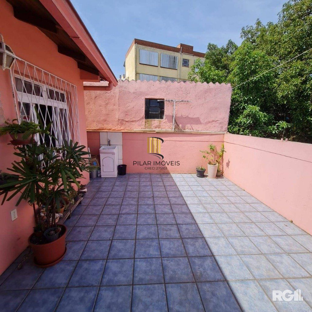 Casa 4 dormitórios no bairro Vila João Pessoa