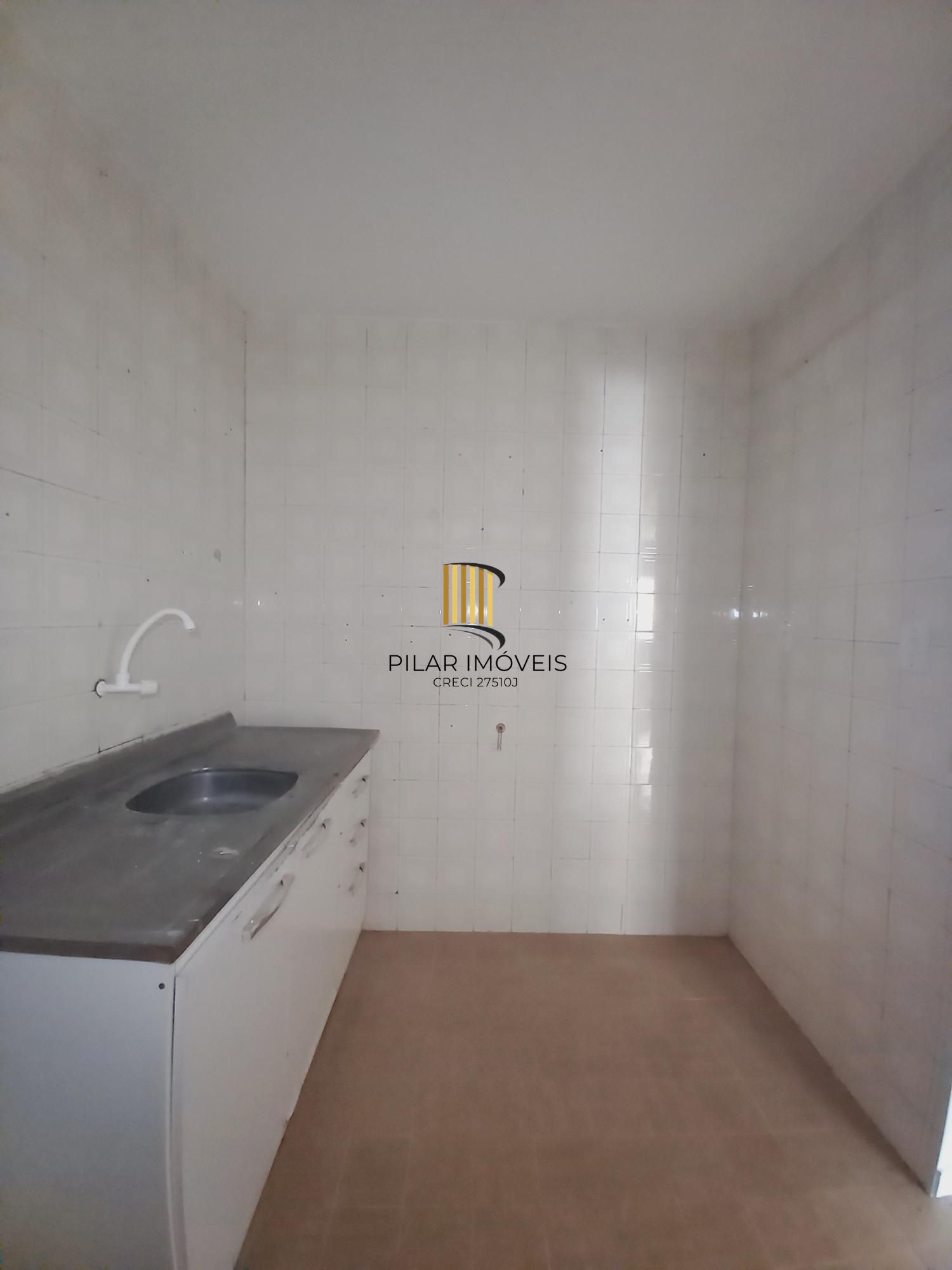 AMPLO JK TÉRREO - DESOCUPADO