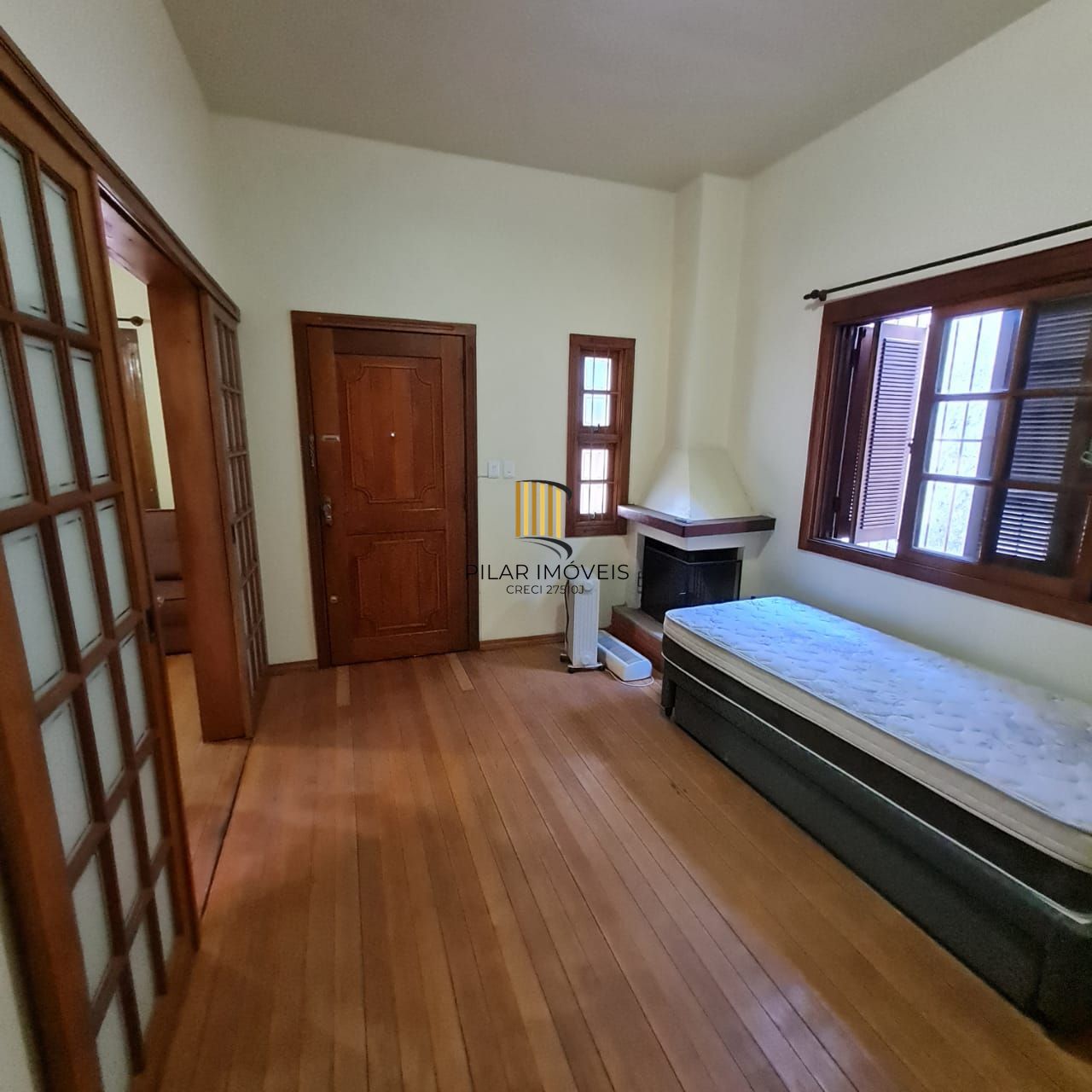 Casa 4 dormitórios no bairro Medianeira