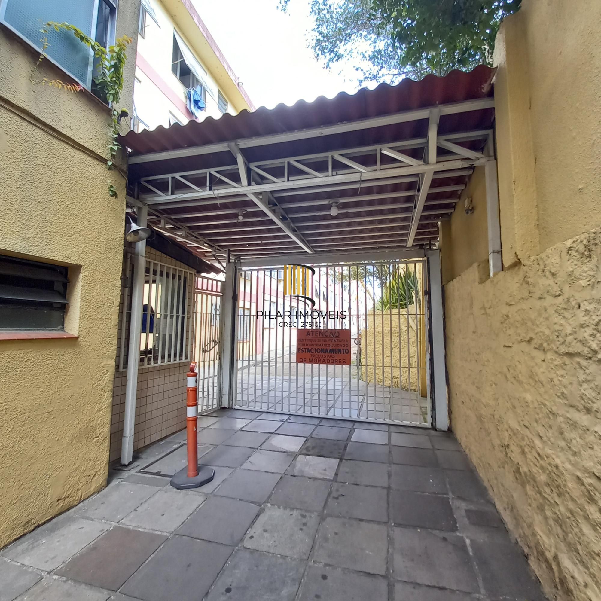 APTO TÉRREO COM PATIO PRIVATIVO 03 QUARTOS