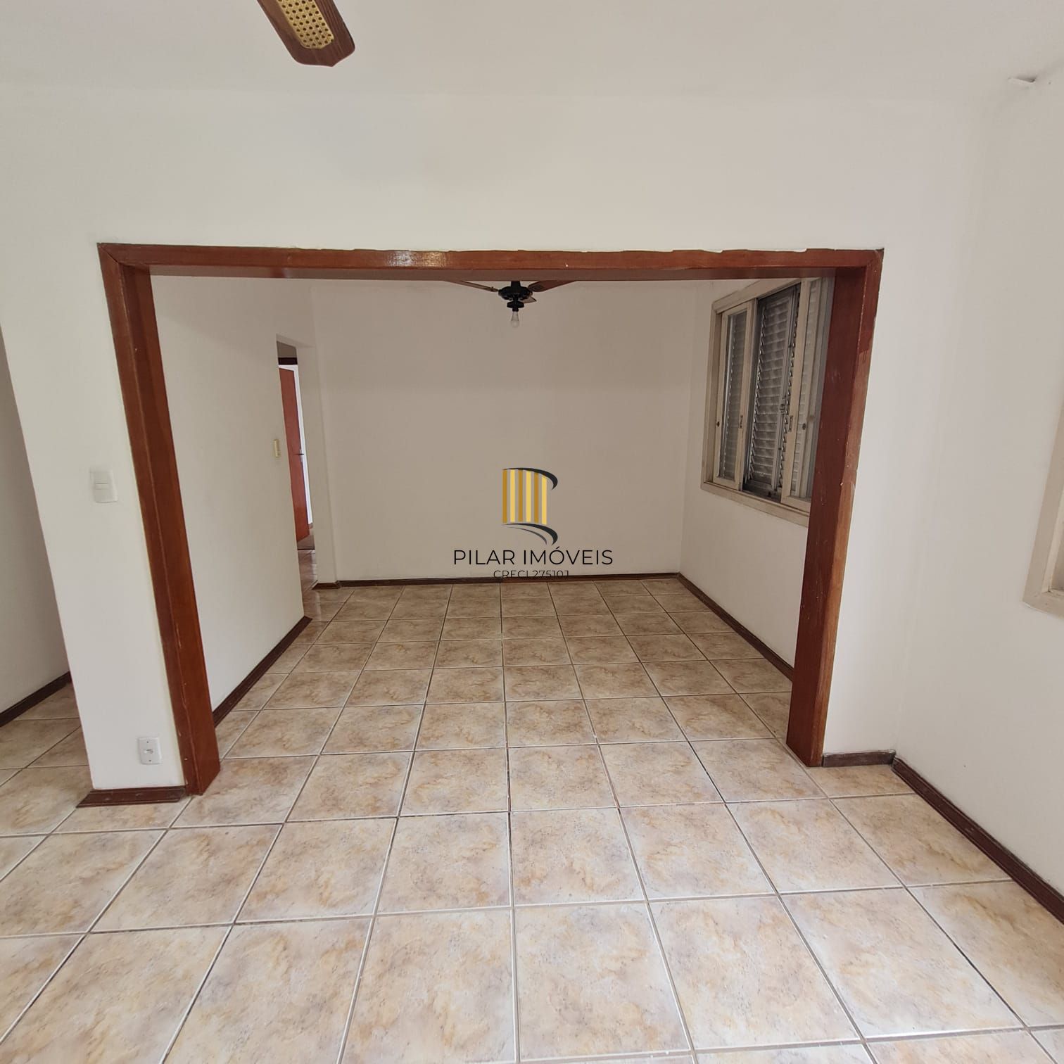 APTO 2 DORMITÓRIOS COM DEPENDÊNCIA EMPREGADA