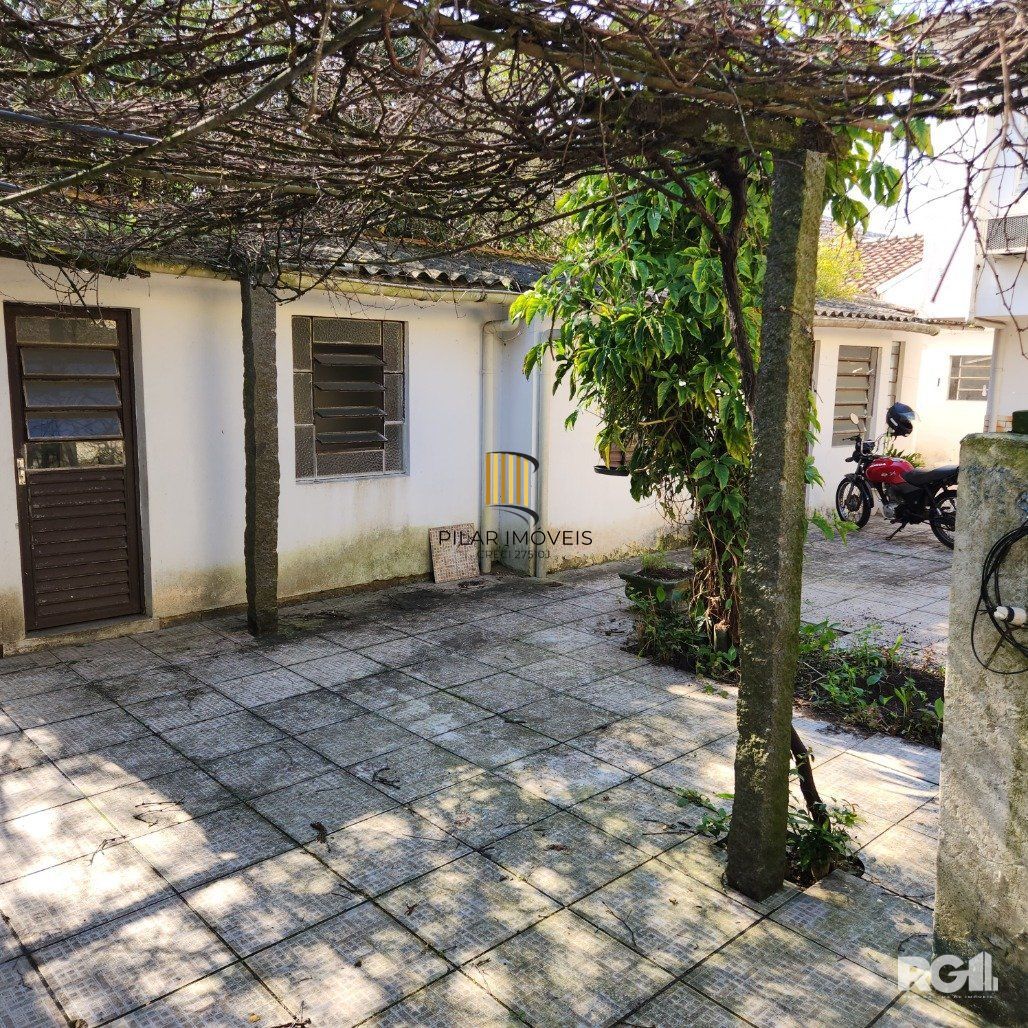 Casa 3 dormitórios no bairro Partenon