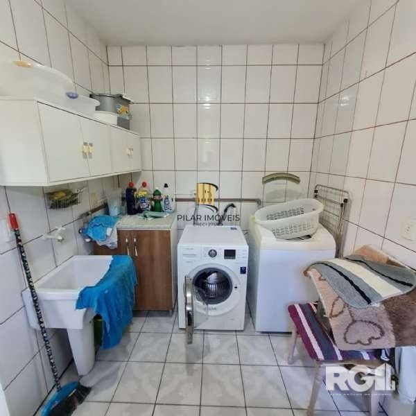 Casa 4 dormitórios no bairro Partenon