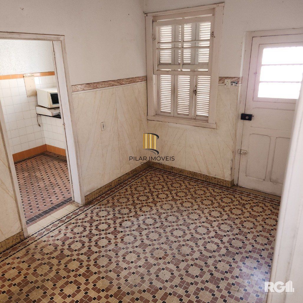 Casa 3 dormitórios no bairro Partenon