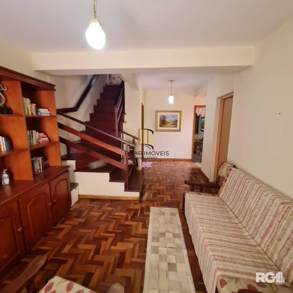 Casa 4 dormitórios no bairro Vila João Pessoa