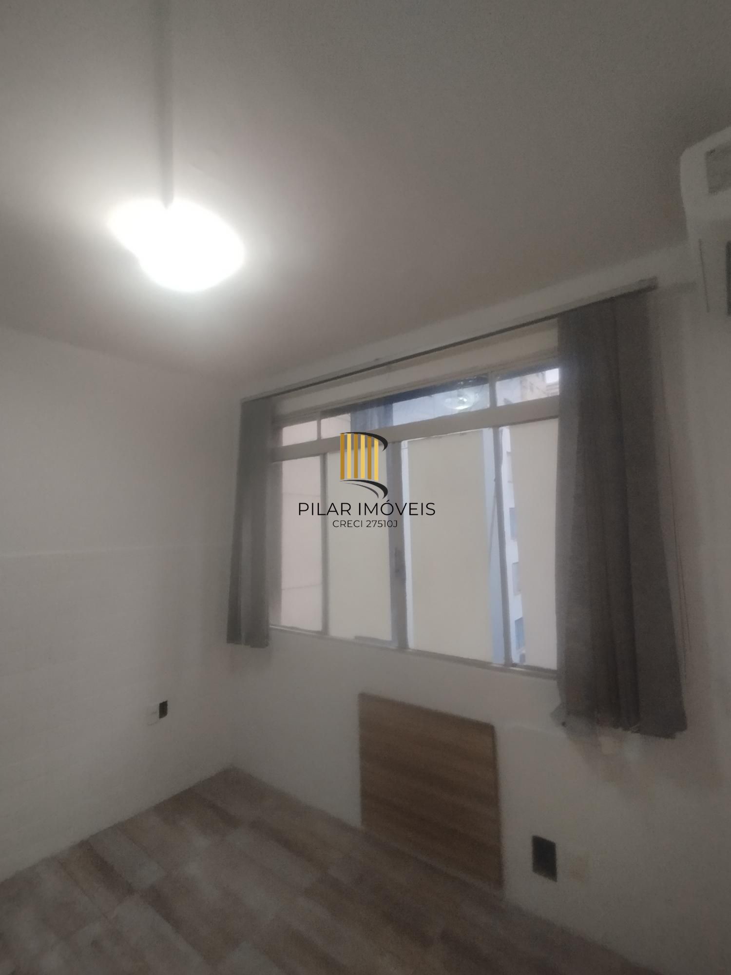 Sala Comercial 1 dormitório no bairro Centro Histórico