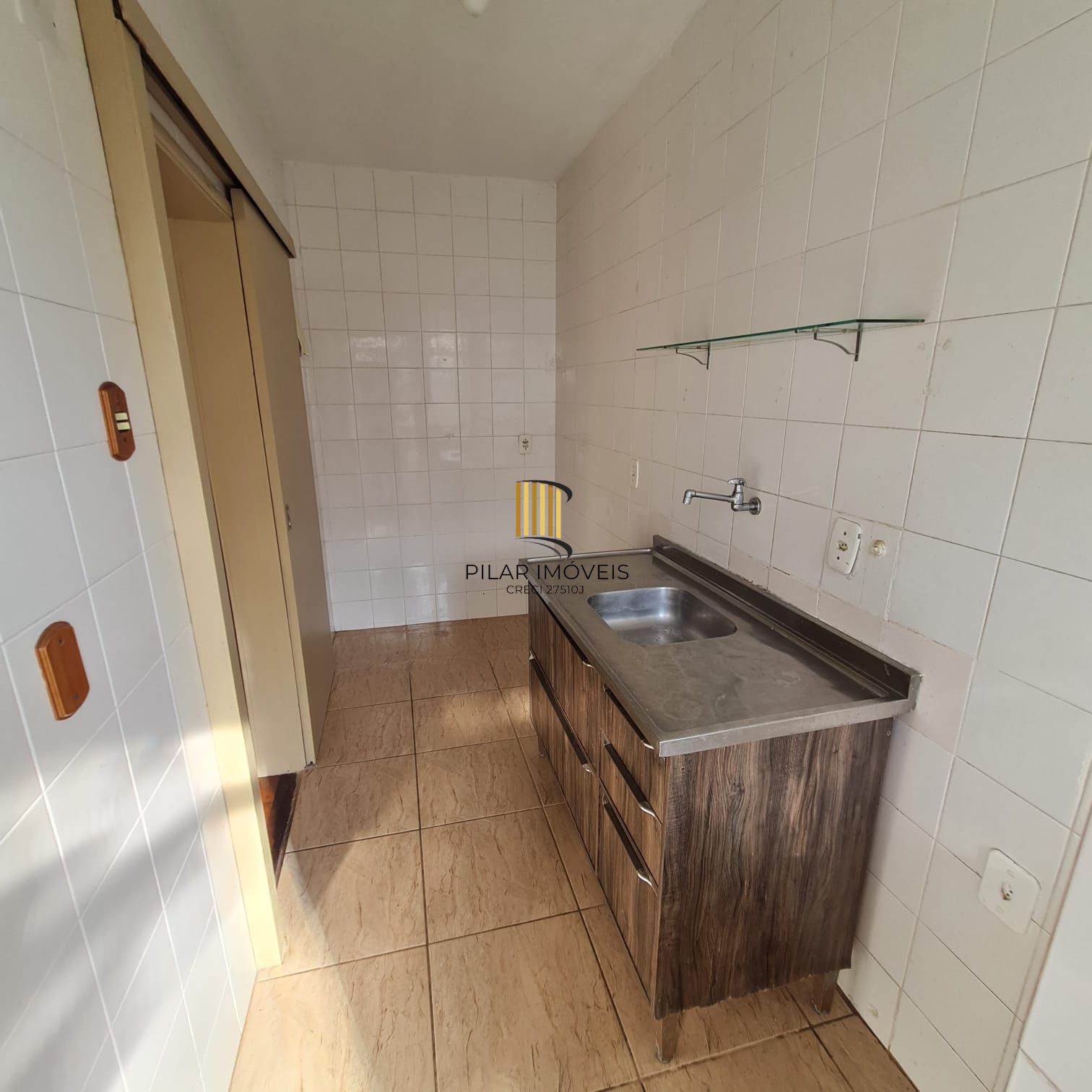 APTO DESOCUPADO IMEDIAÇÕES IGREJA SANTO ANTONIO