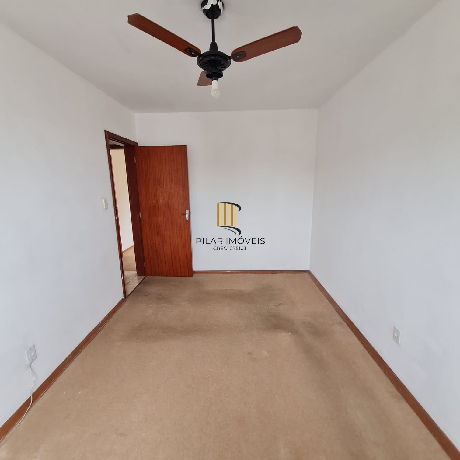 APTO 2 DORMITÓRIOS COM DEPENDÊNCIA EMPREGADA