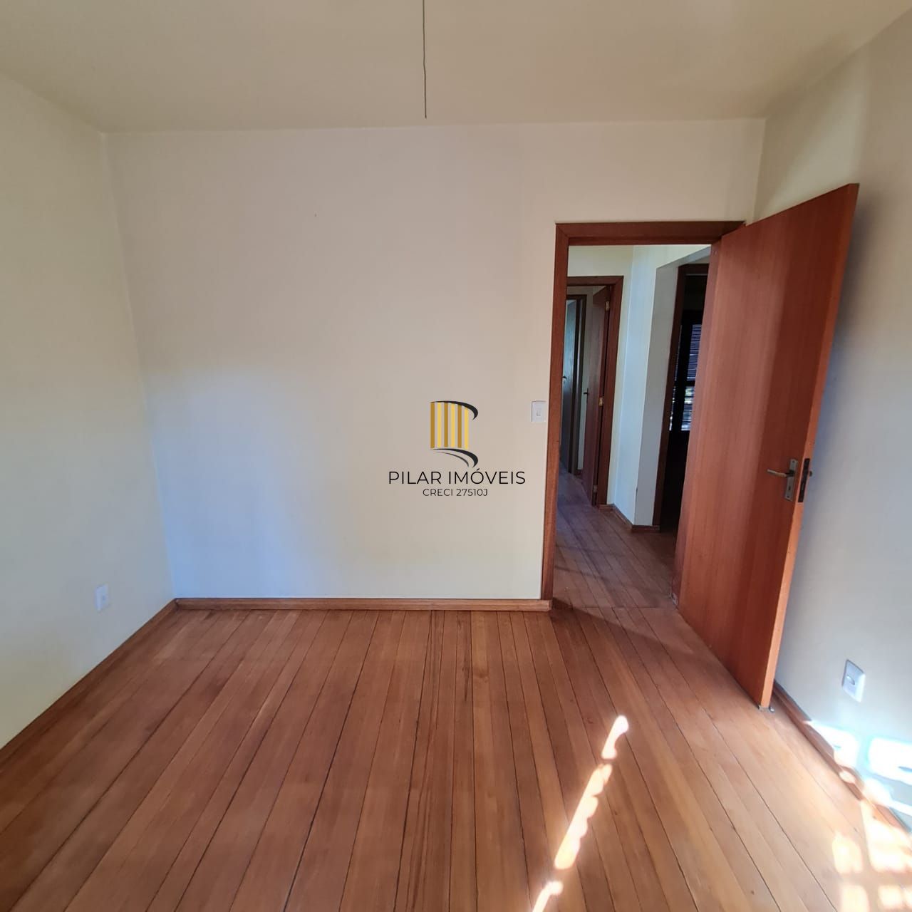 Casa 4 dormitórios no bairro Medianeira