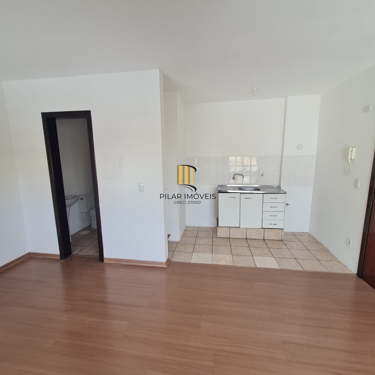 Kitnet desocupado próximo Shopping Bourbon Ipiranga