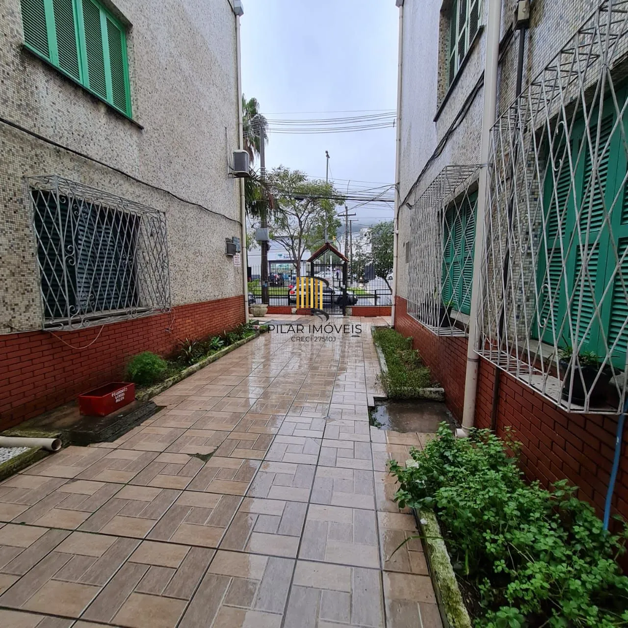 APTO 02 DORMITÓRIOS NA AV. ANTONIO DE CARVALHO