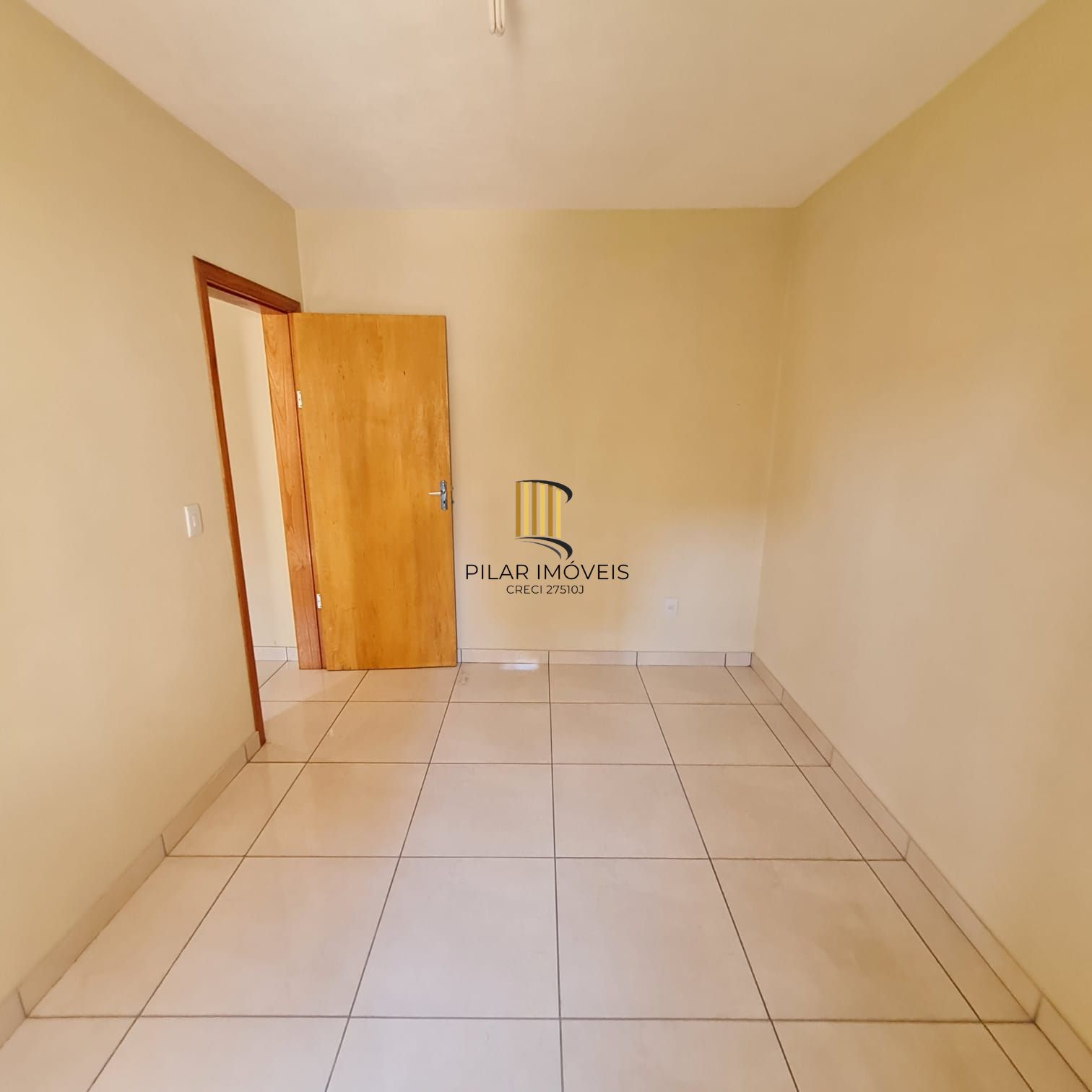 CASA EM CONDOMINIO
