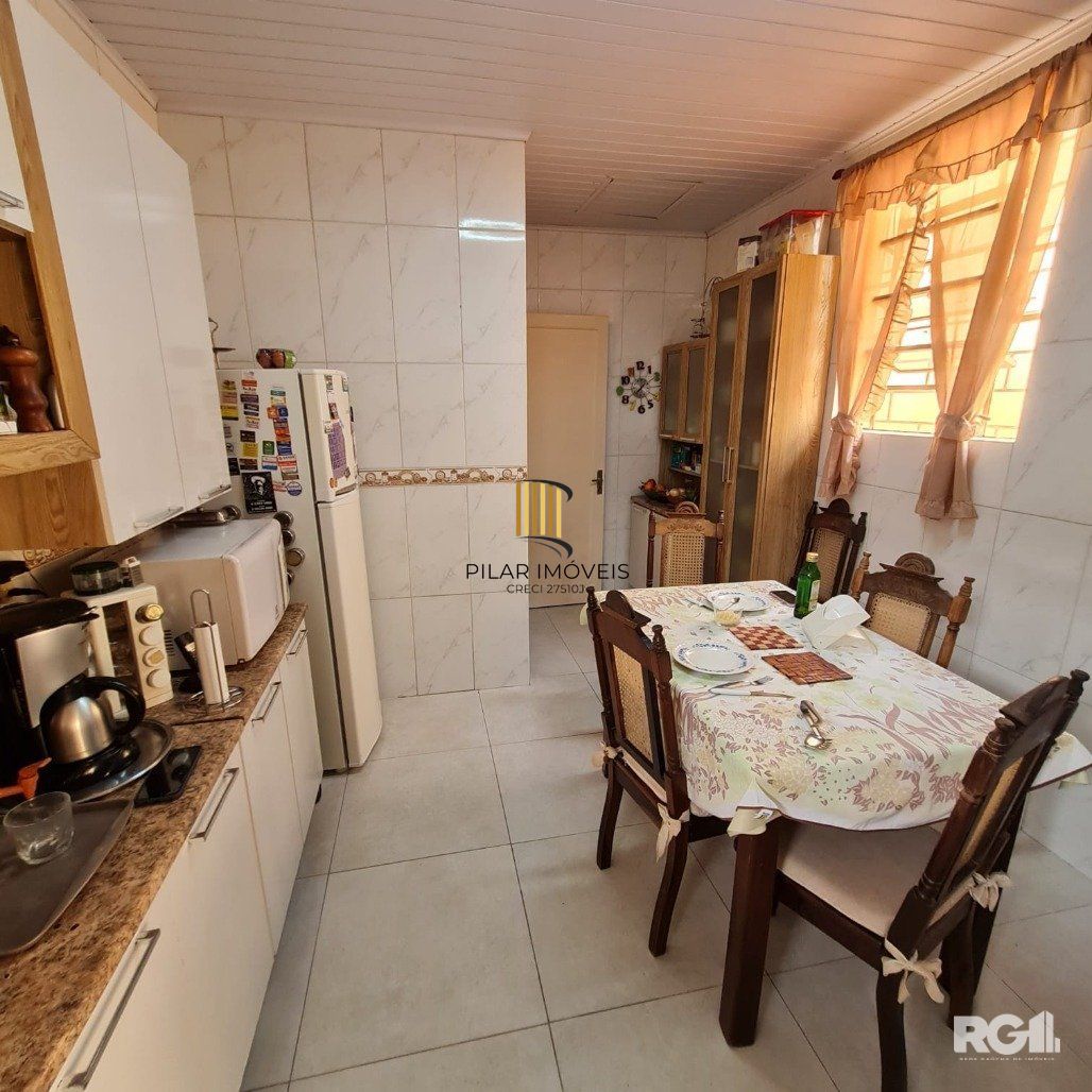 Casa 2 dormitórios no bairro Jardim  Botânico