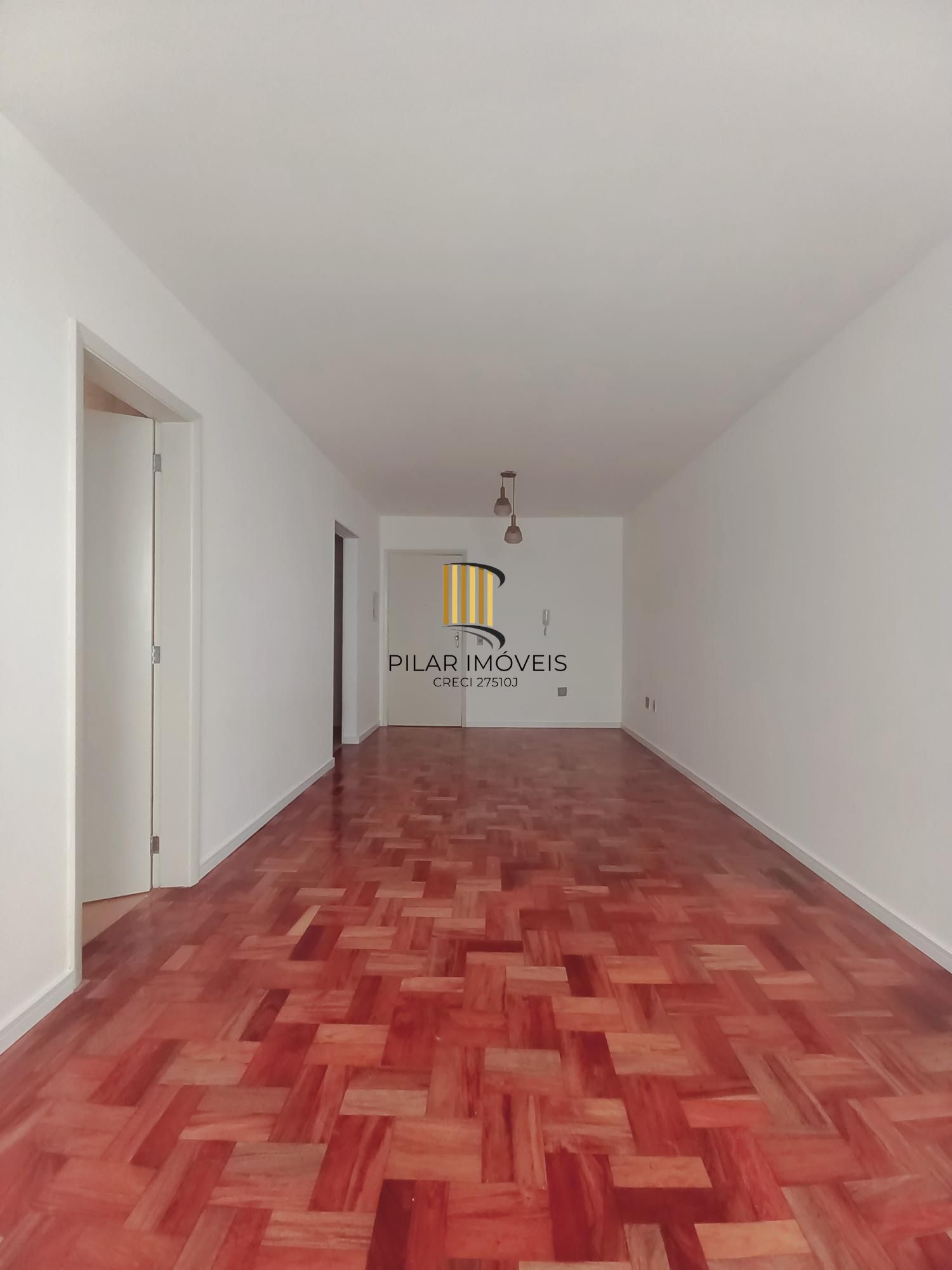 AMPLO JK TÉRREO - DESOCUPADO